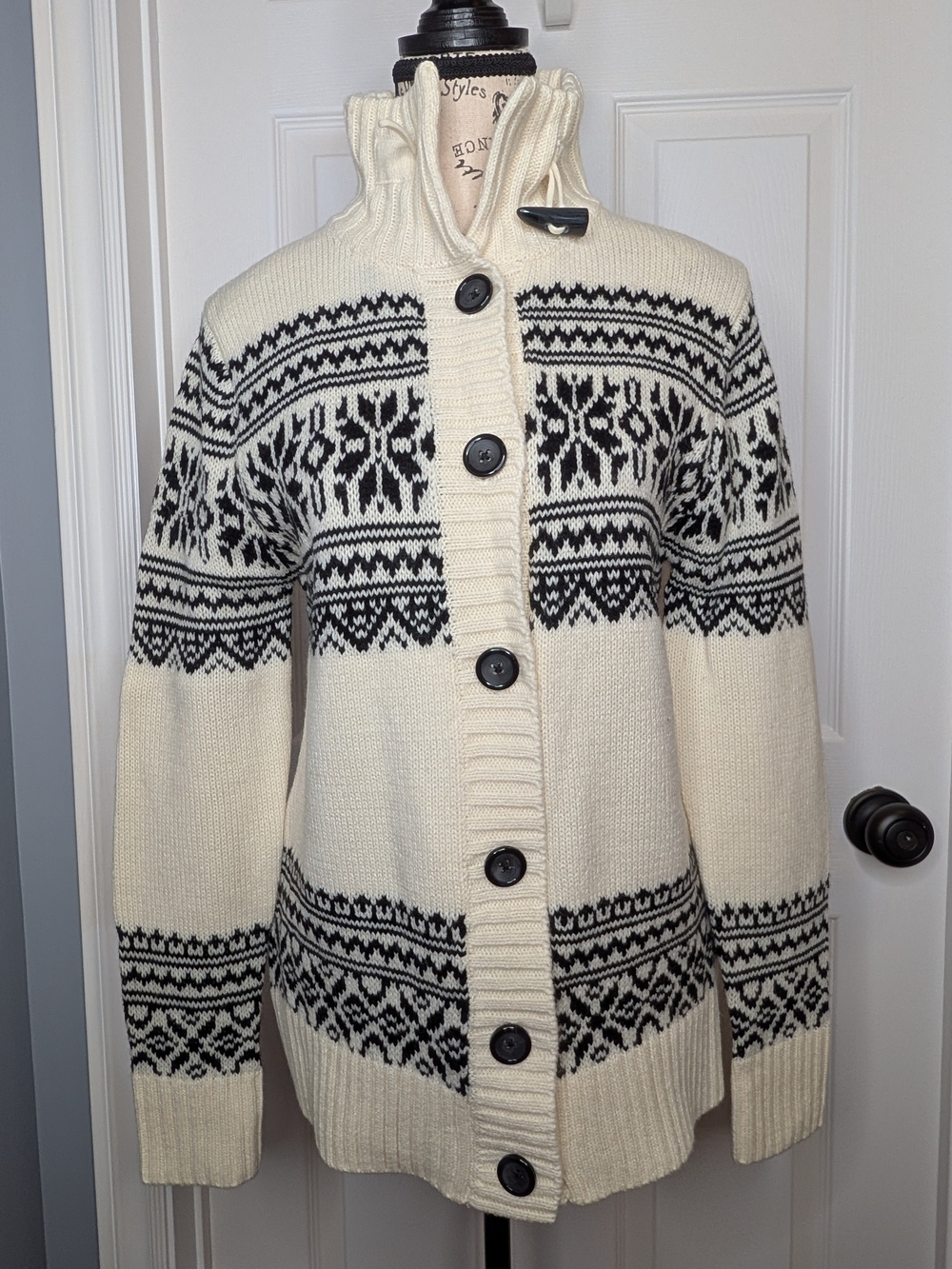 NWOT Lady Hathaway Nordic Button Up Cardigan Sweater Cream Black Size S